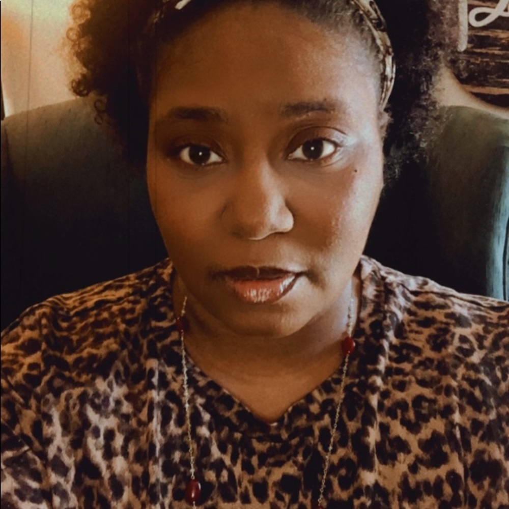 Meet your Posher, Renee